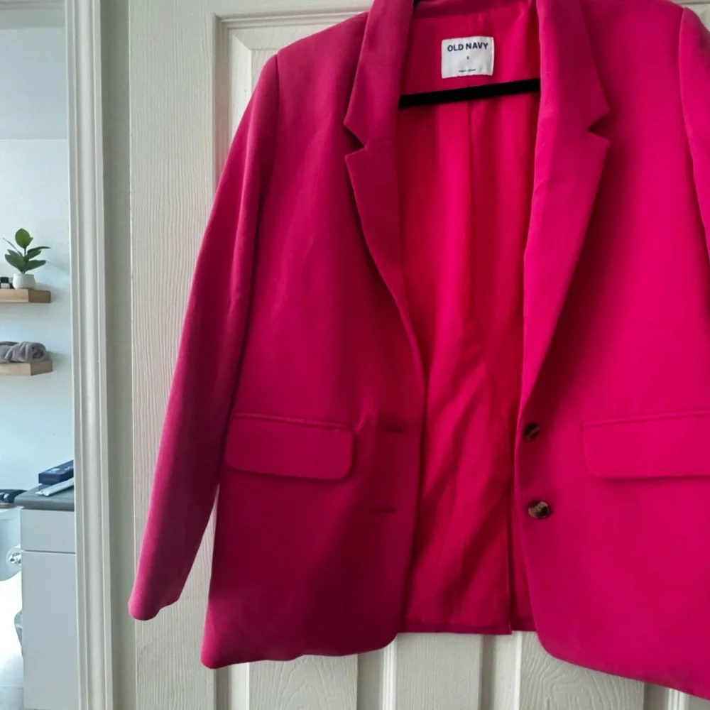 Old Navy Women's Fuchsia  Padded Shoulder Blazer - Picture 6 of 10